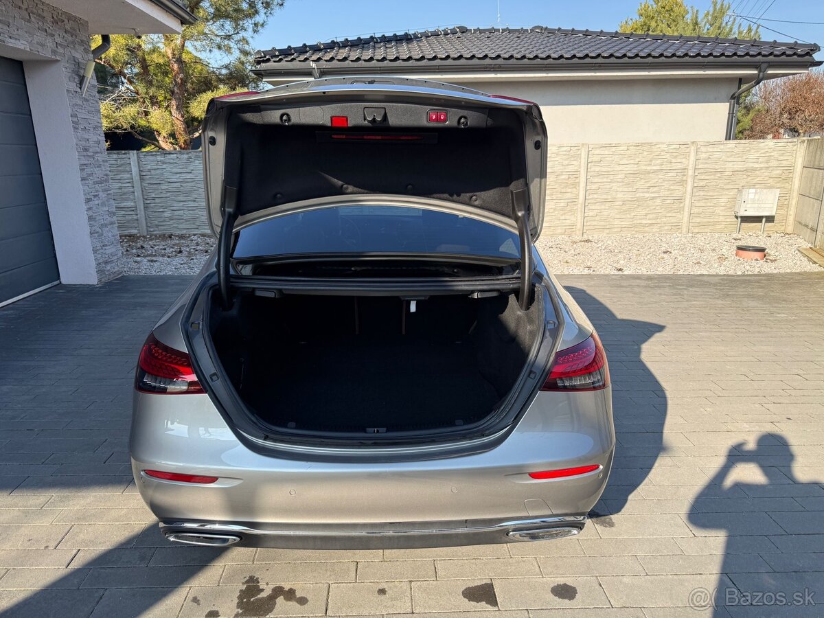 Mercedes-Benz E trieda Sedan - 6