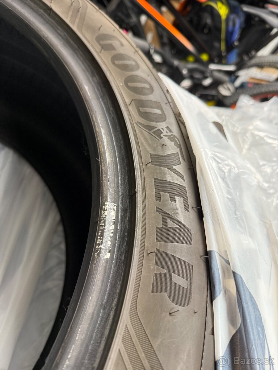 Predam pneumatiky Goodyear Eagle F1 295/40R21 - 6