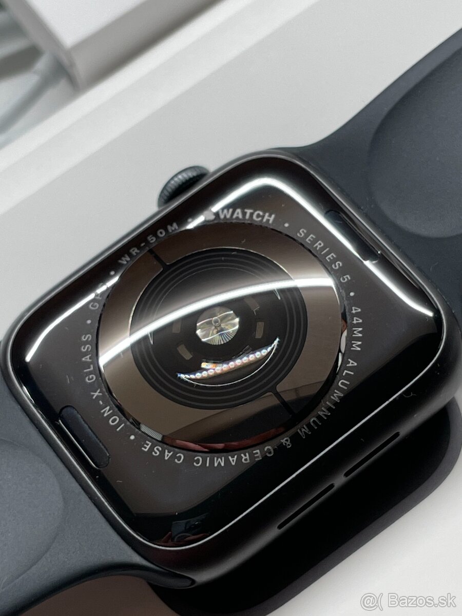 Predám hodinky Apple watch series 5 - 6