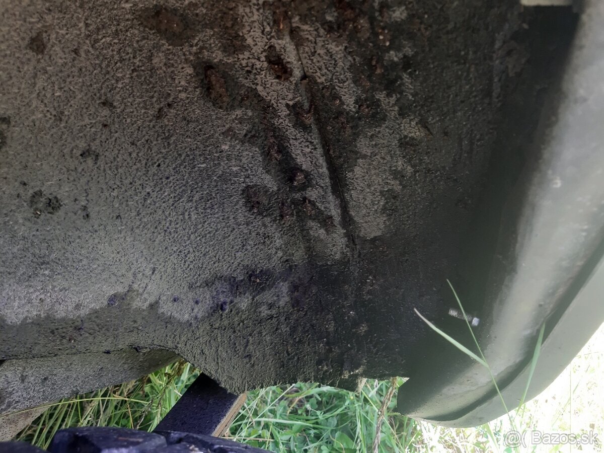 Predám Jeep cherokee XJ 2.5TD 4x4 - 6