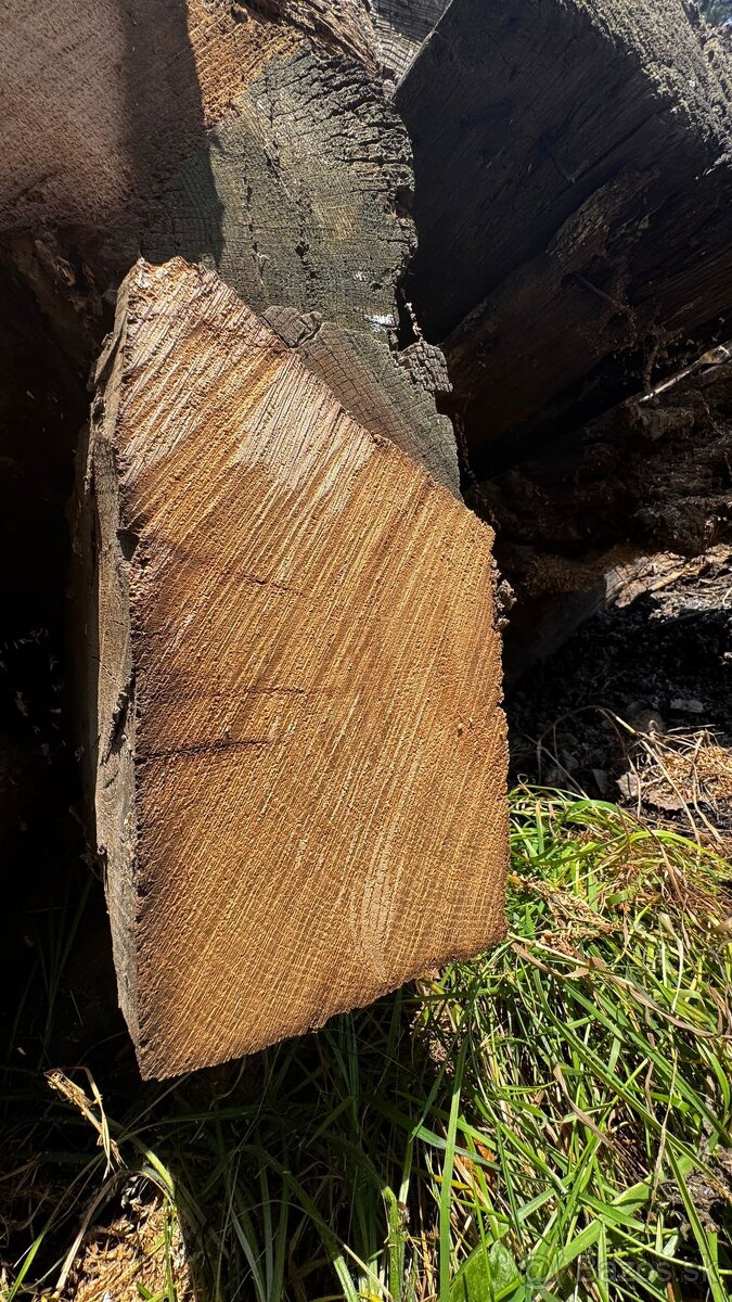 Dubové ručne kresané hranoly z drevenice - 6