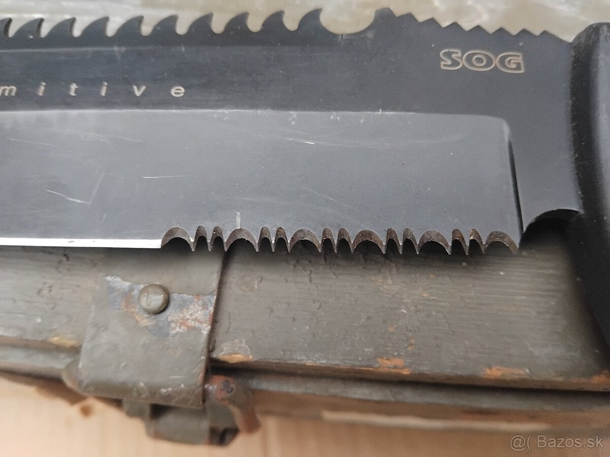 Nôž SOG - 6