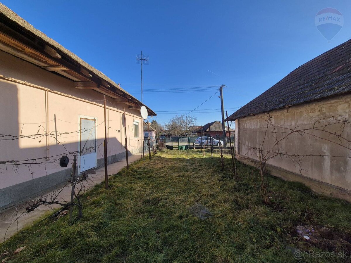 Gazdovský dom na 20á pozemku v Tekovských Lužanoch - 6