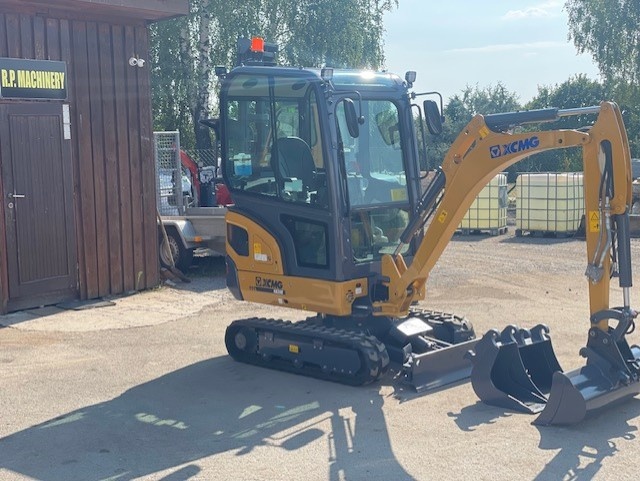 Pásový bagr XCMG XE20E - 6