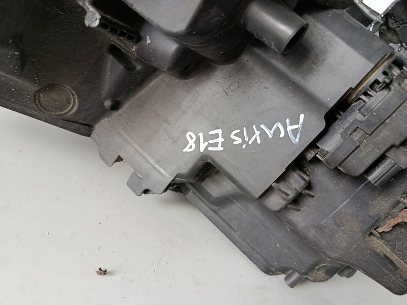 svetlo PP , Toyota Auris ii 2015-2018 8111002K30 300€ - 6