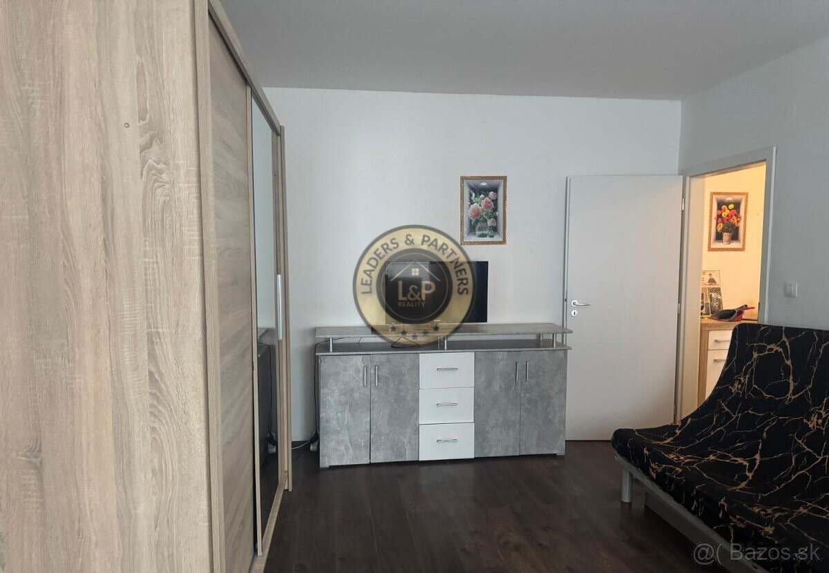 Na predaj 2iz. byt s pivnicou v Trnave na Špačinskej ulici - 6