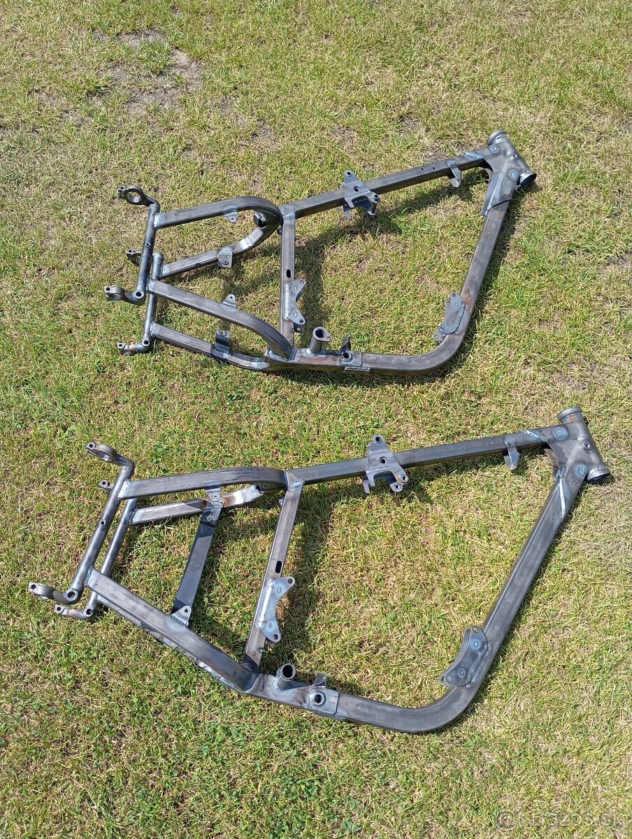 Rám Pérák FJ, Zbrojovka a Komunista - 6