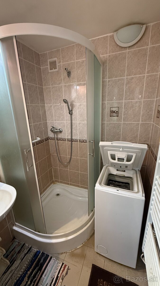 Ponúkam Vám na predaj 3 izbový byt vo výbornej lokalite. - 6