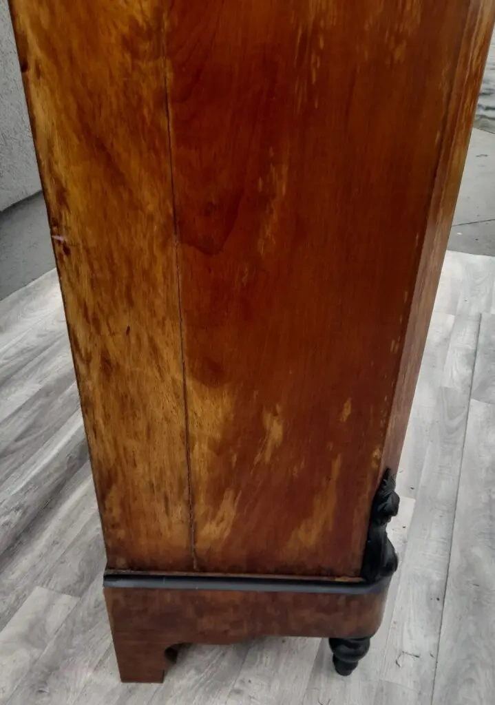 Skriňa Biedermeier . - 6