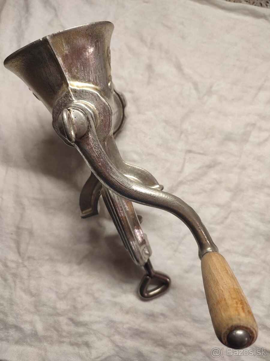 Prdám mlynček na mäso a na orechy - 6