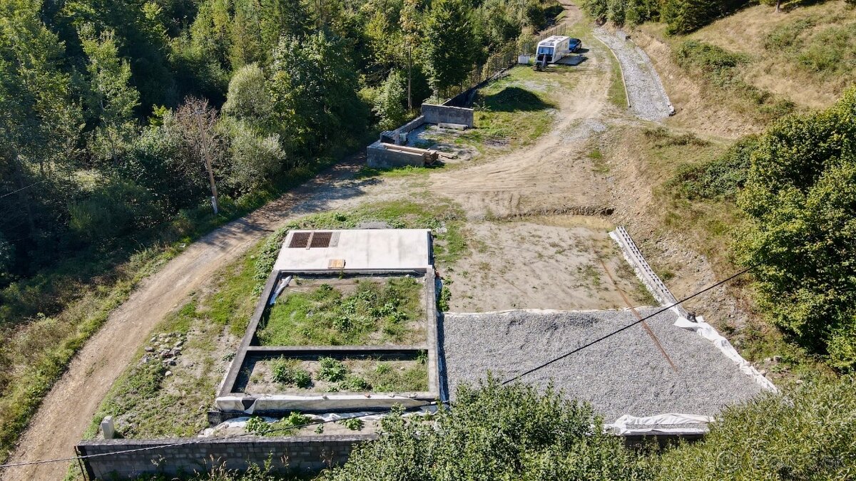 Pozemok s rozostavaným domom v obci Skalité - 6