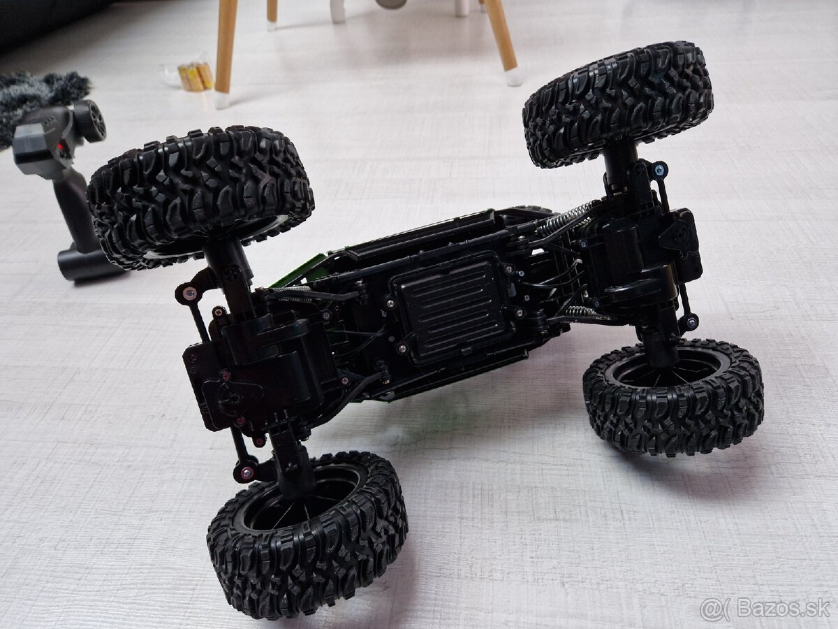 RC auto 4x4 1:8 - 6