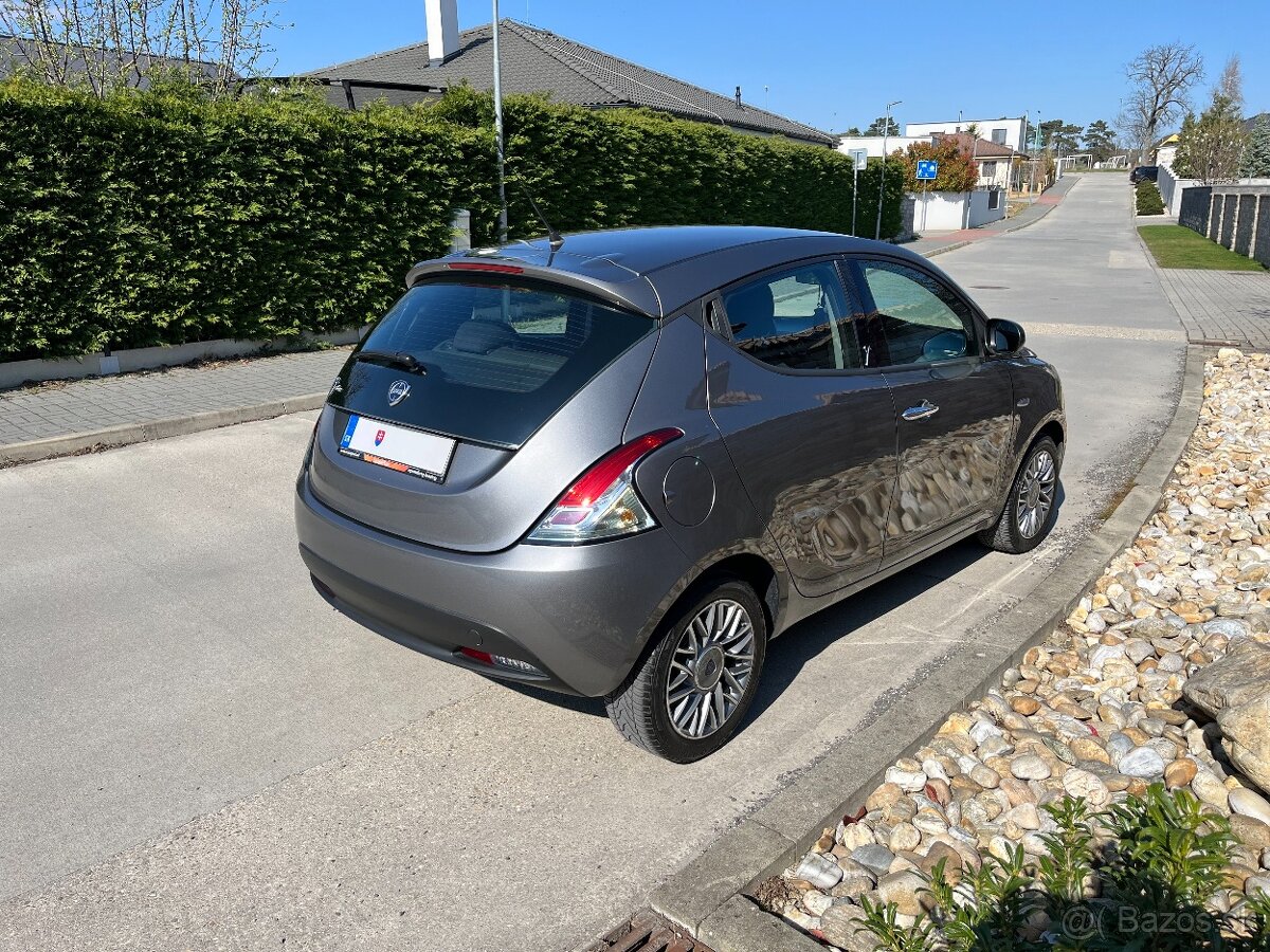 Lancia Ypsilon Gold 1.2i - 6
