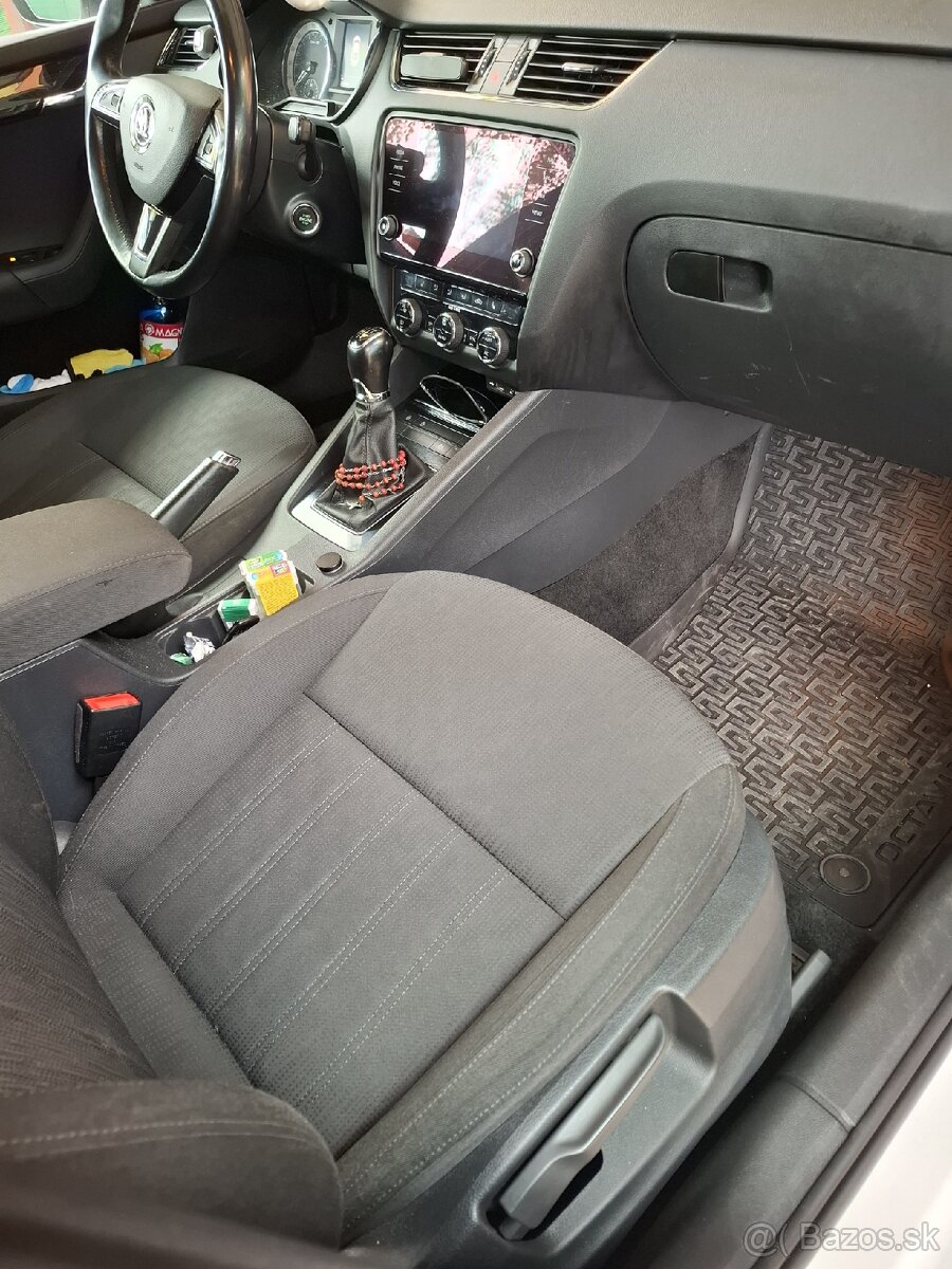 Predám krásnu octaviu 1.6tdi 85kw - 6