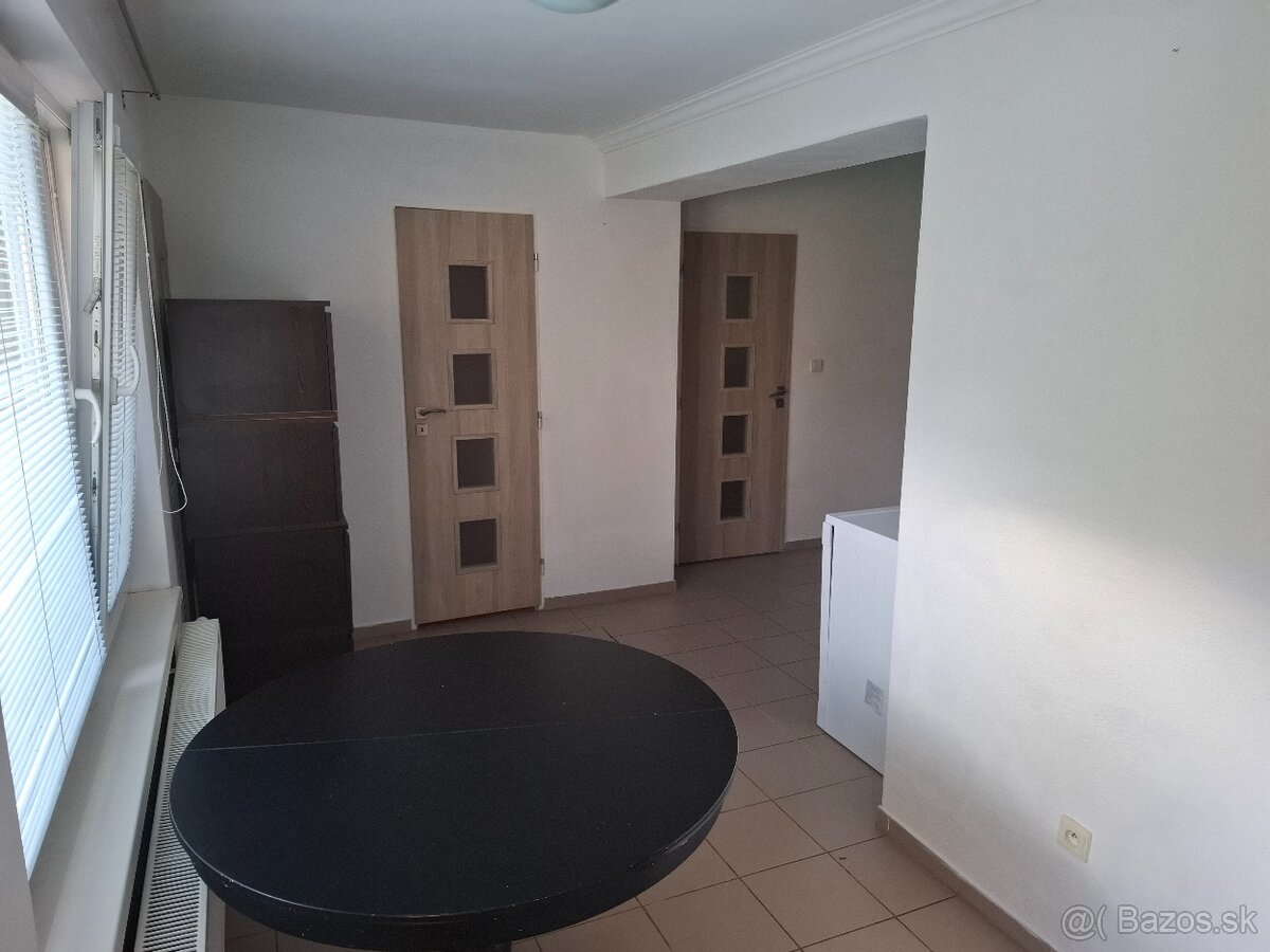 Prenajmem byt v RD LUŽIANKY - 6