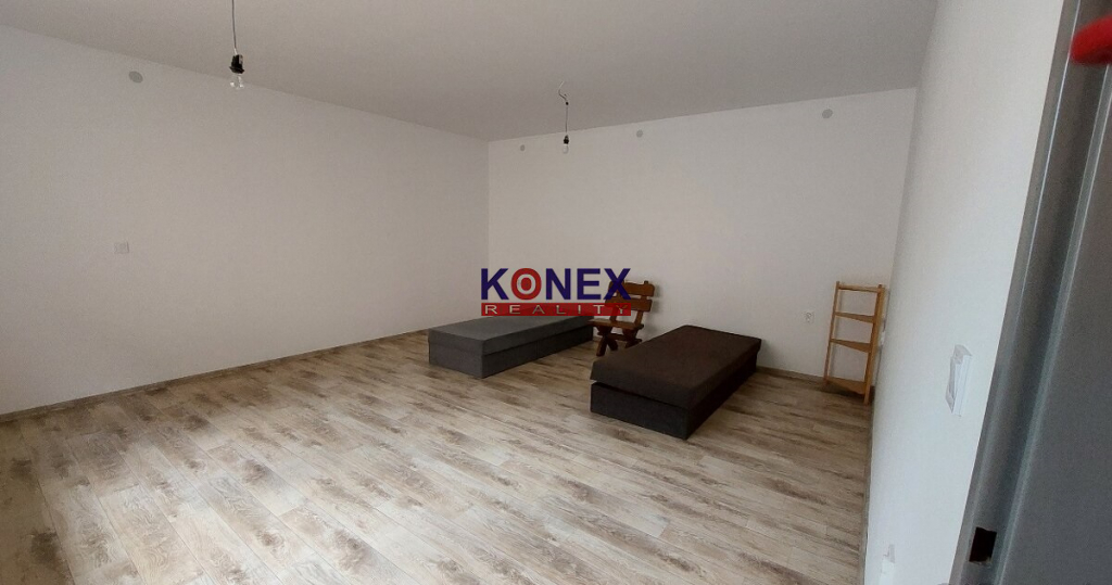 NA PREDAJ Zrekonštruovaný dom vo VEĽKÝCH KAPUŠANOCH - 6