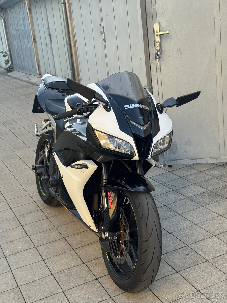 Honda CBR 600 RR 2009 - 6