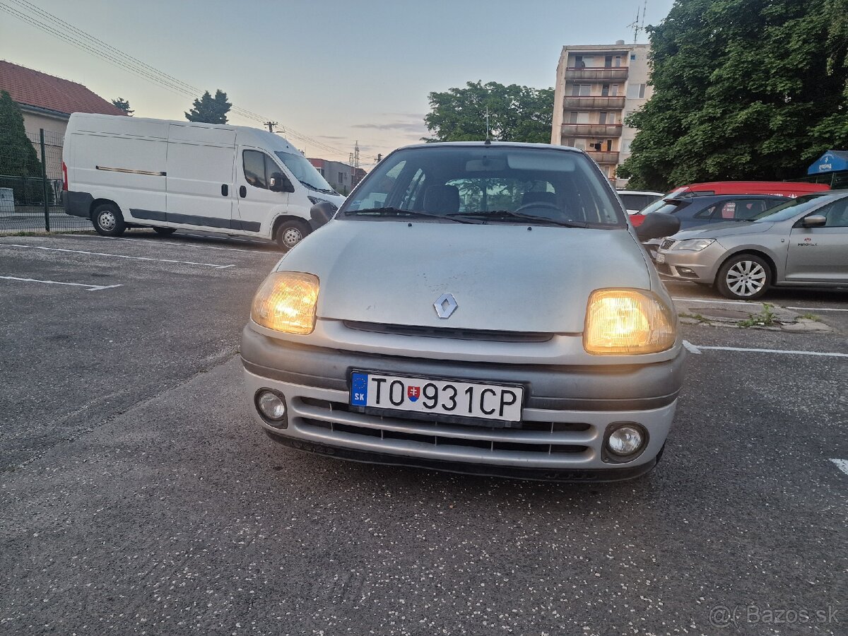 Renault Clio - 6