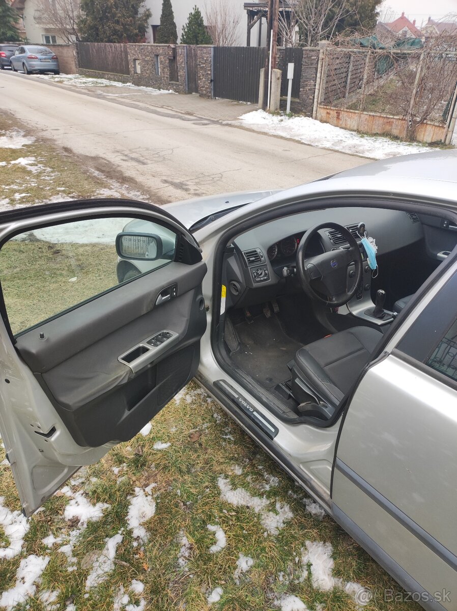 Volvo s40 2.0L diesel - 6