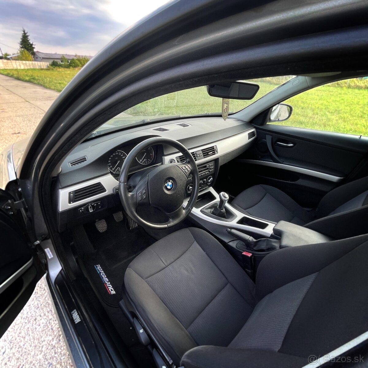 BMW E90 318d FACELIFT - 6