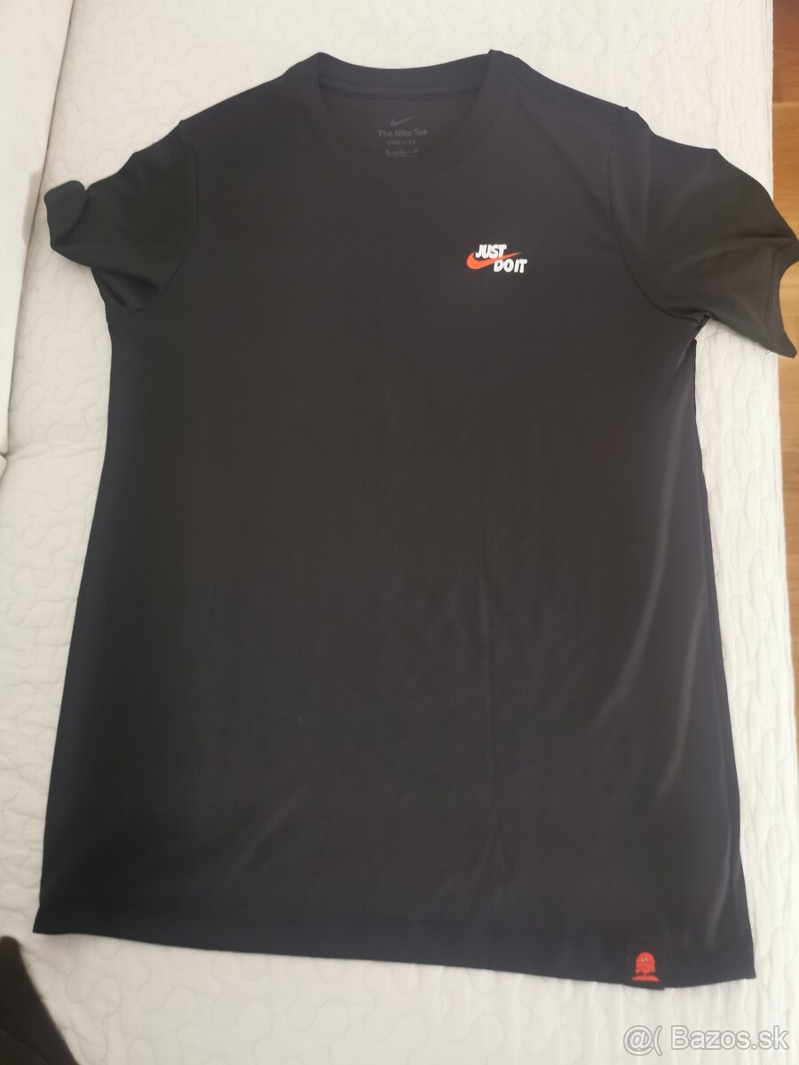 Krásne originál Nike tričko čierne - 6