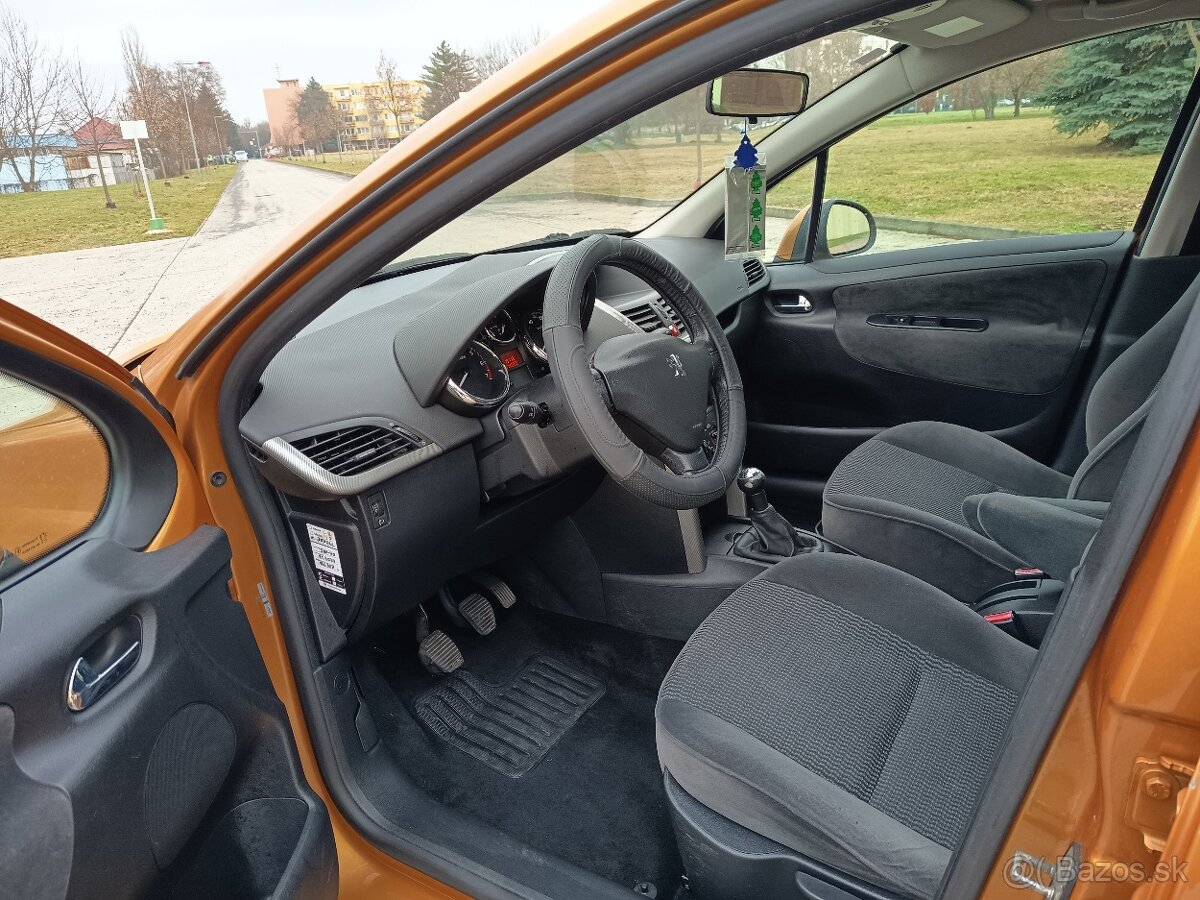 Peugeot 207 1,4 - 6
