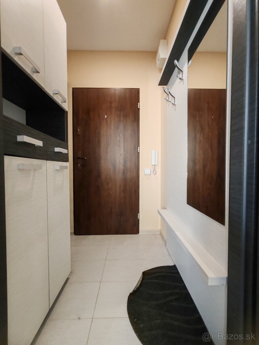 Topoľčany - garsónka na námestí - 6