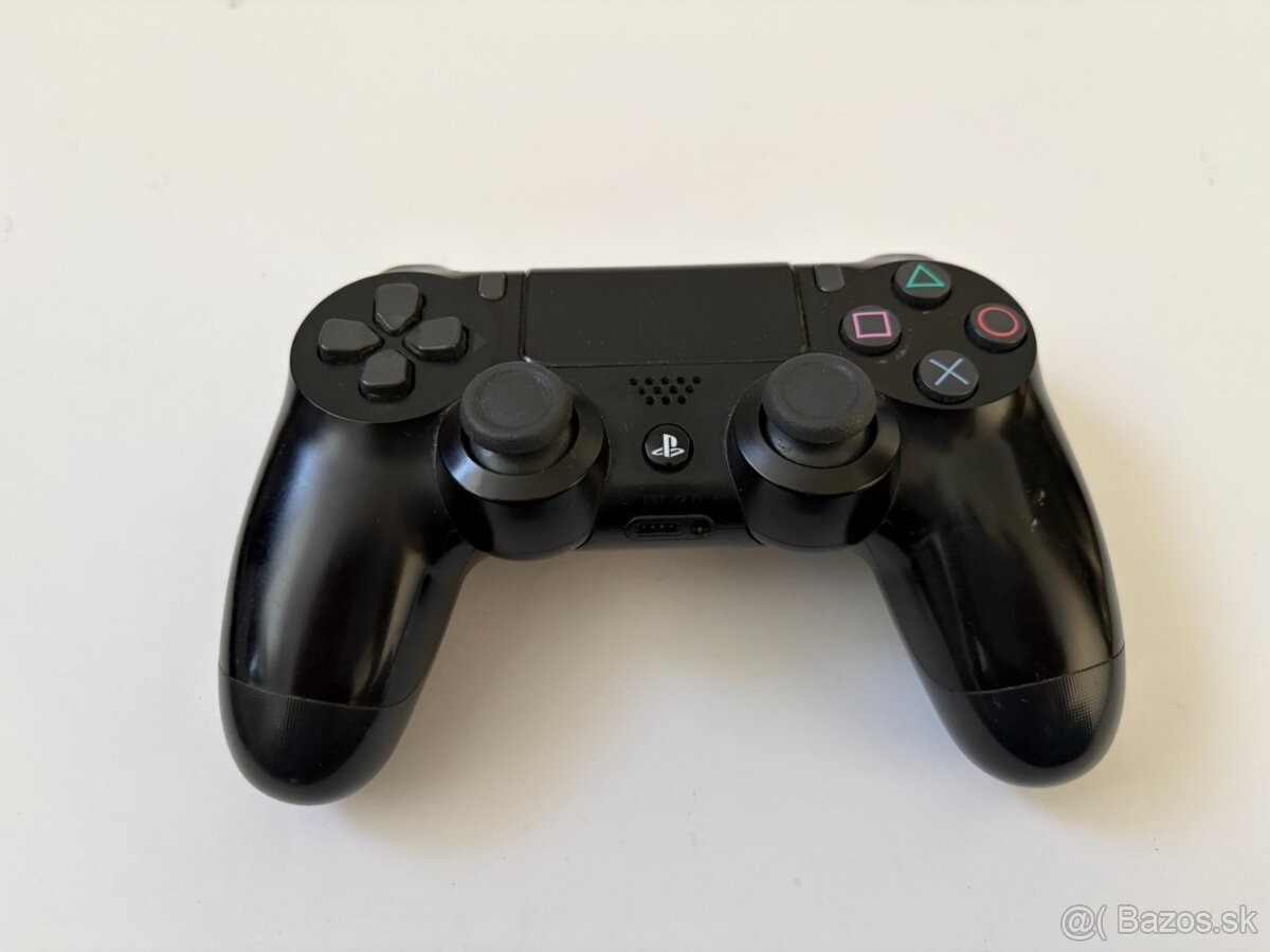PS 4 Disc + GTA 5 - 6