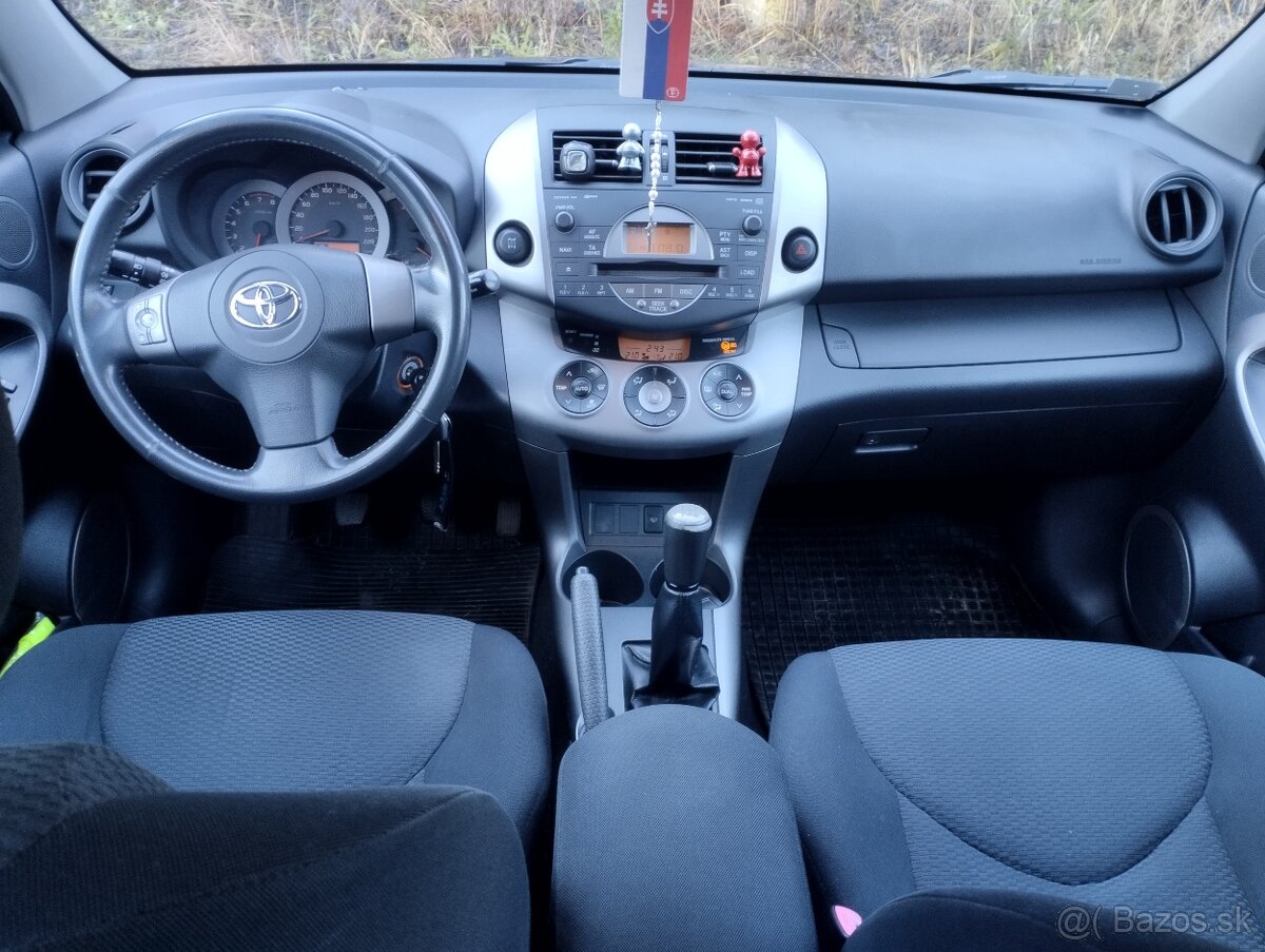 Toyota RAV4 2.0 Benzín - 6