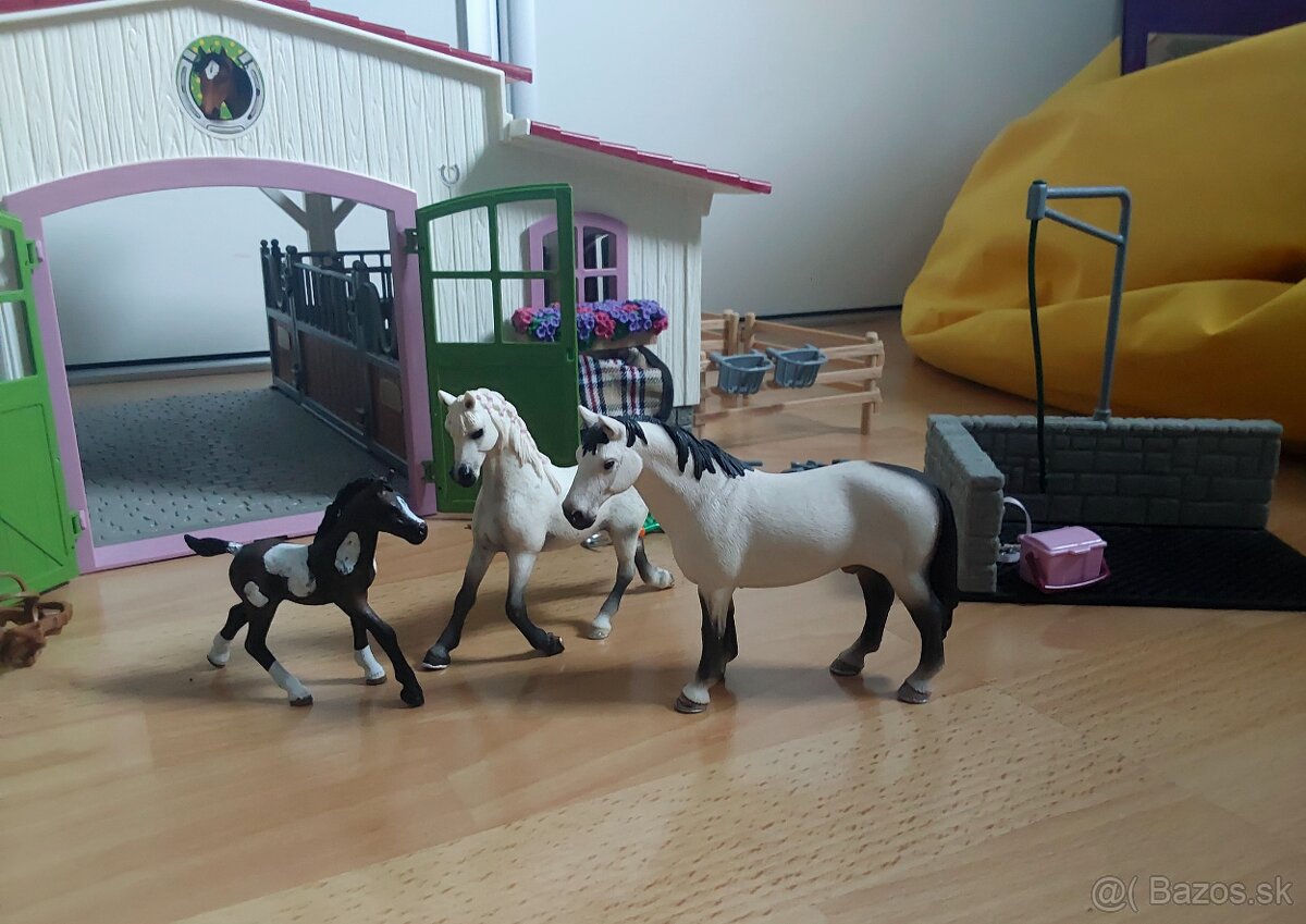 Schleich stajňa pre kone a umývarka - 6