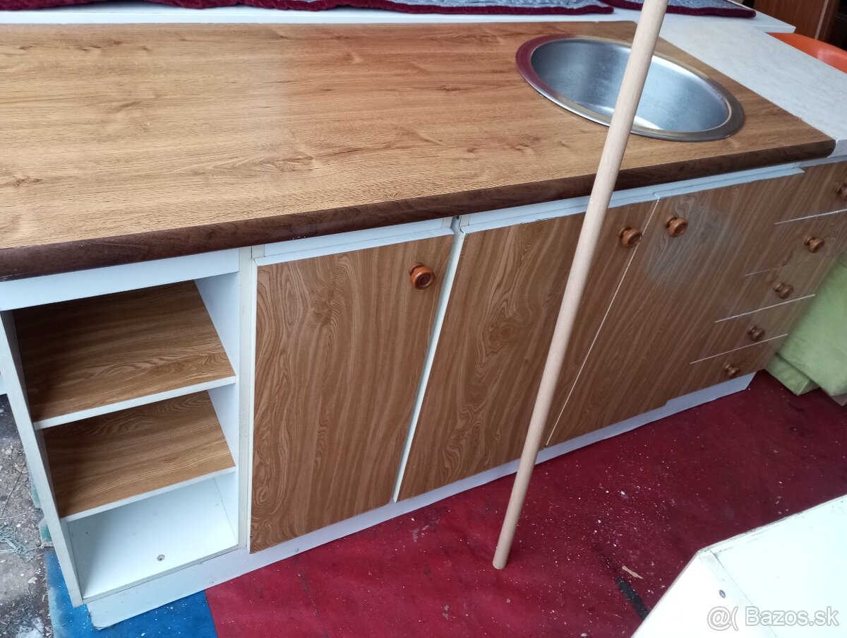 Kuchynská linka - 6