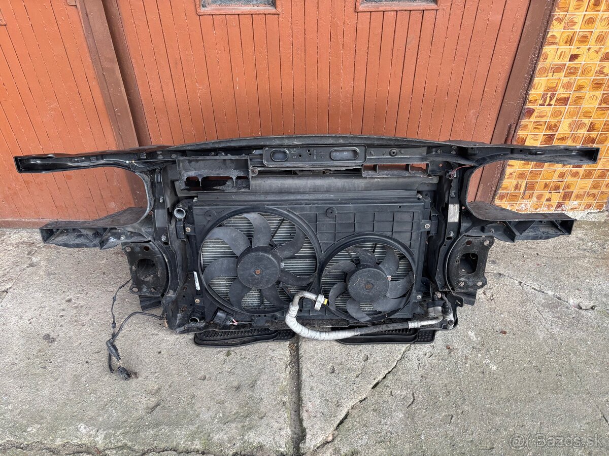 VW touran 1.6 fsi predné čelo - 6