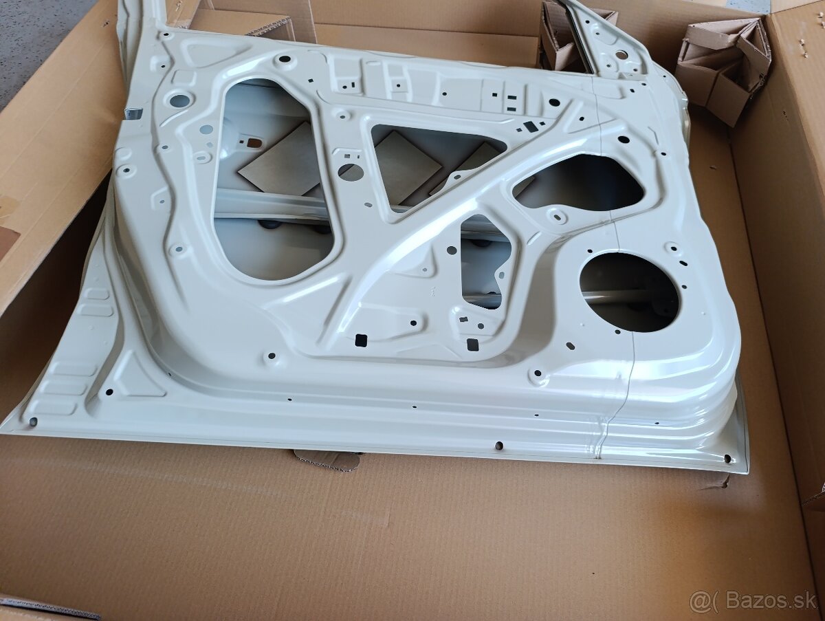 Ľ predné dvere Suzuki Vitara LY - 6