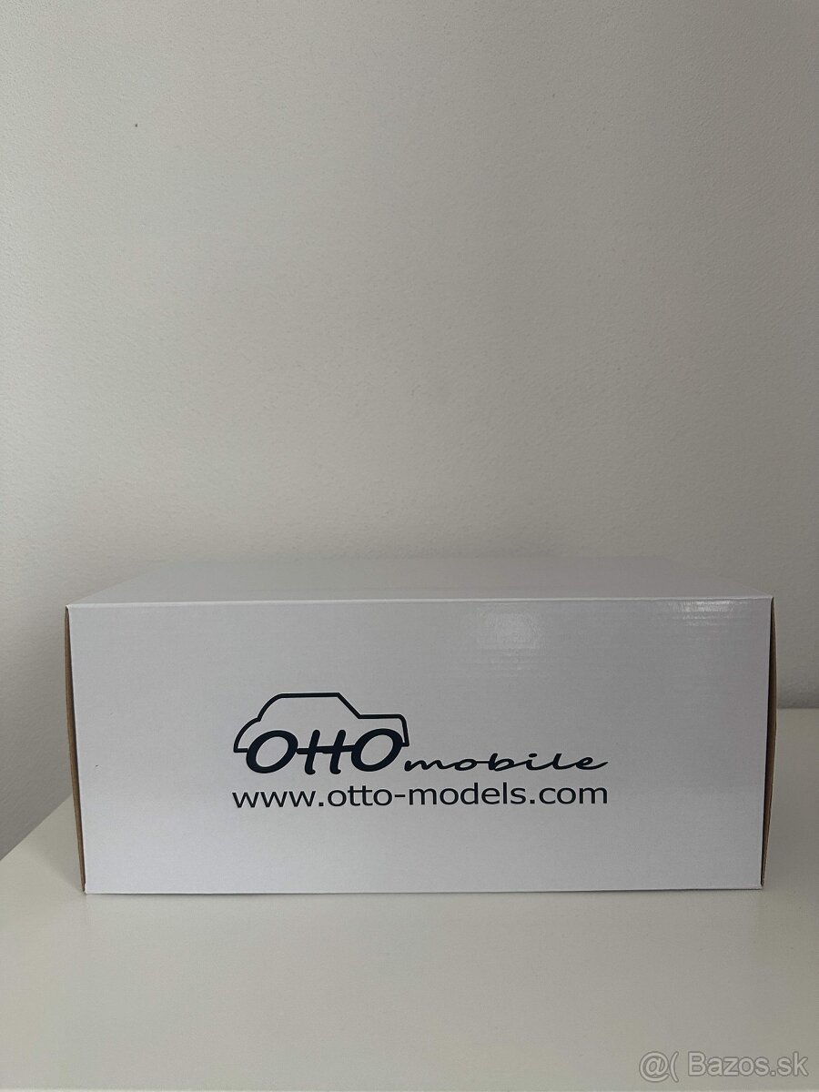 SKODA OCTAVIA zberatelsky model v mierke 1:18. - 6