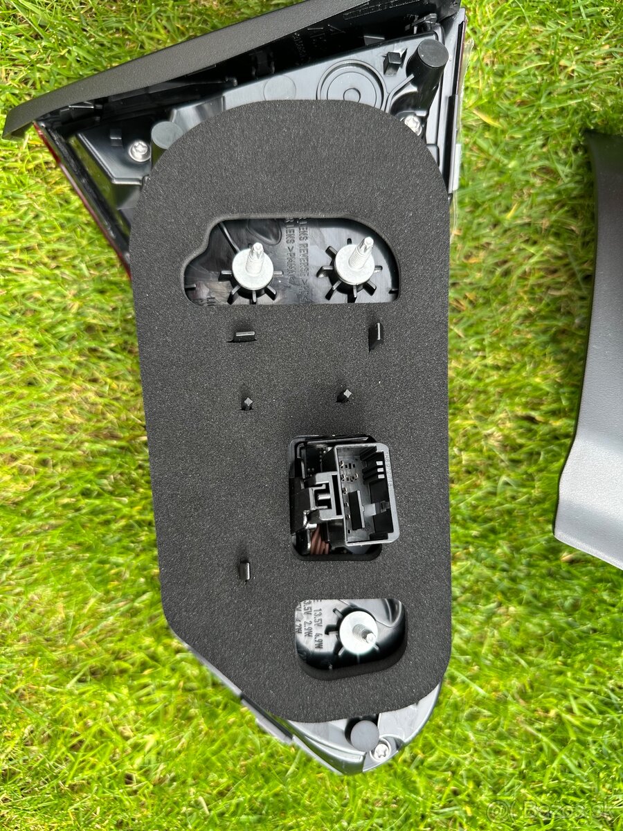 IQ light zadne svetla VW T-ROC original nove - 6