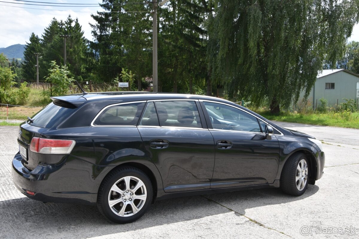 Toyota Avensis Combi - 6