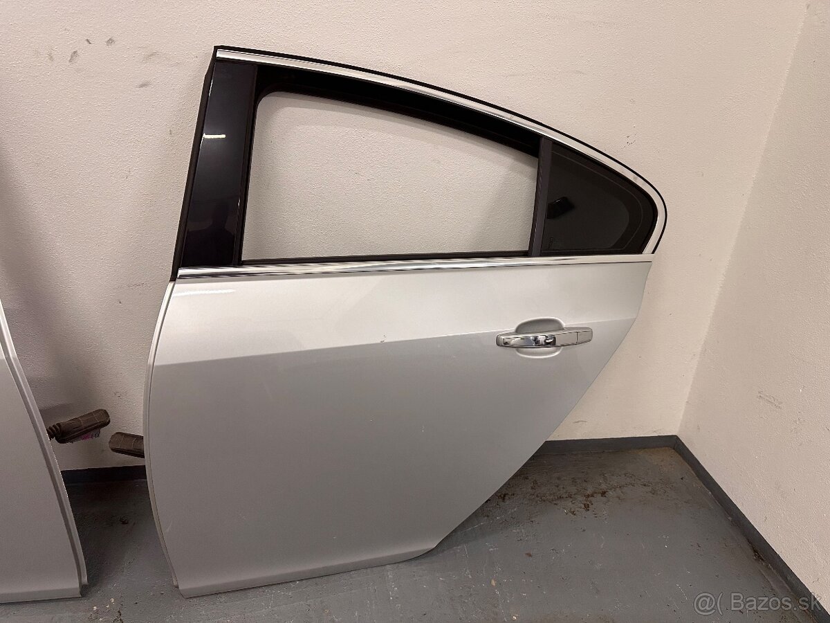 Opel Insignia A bočné dvere farba z176 - 6