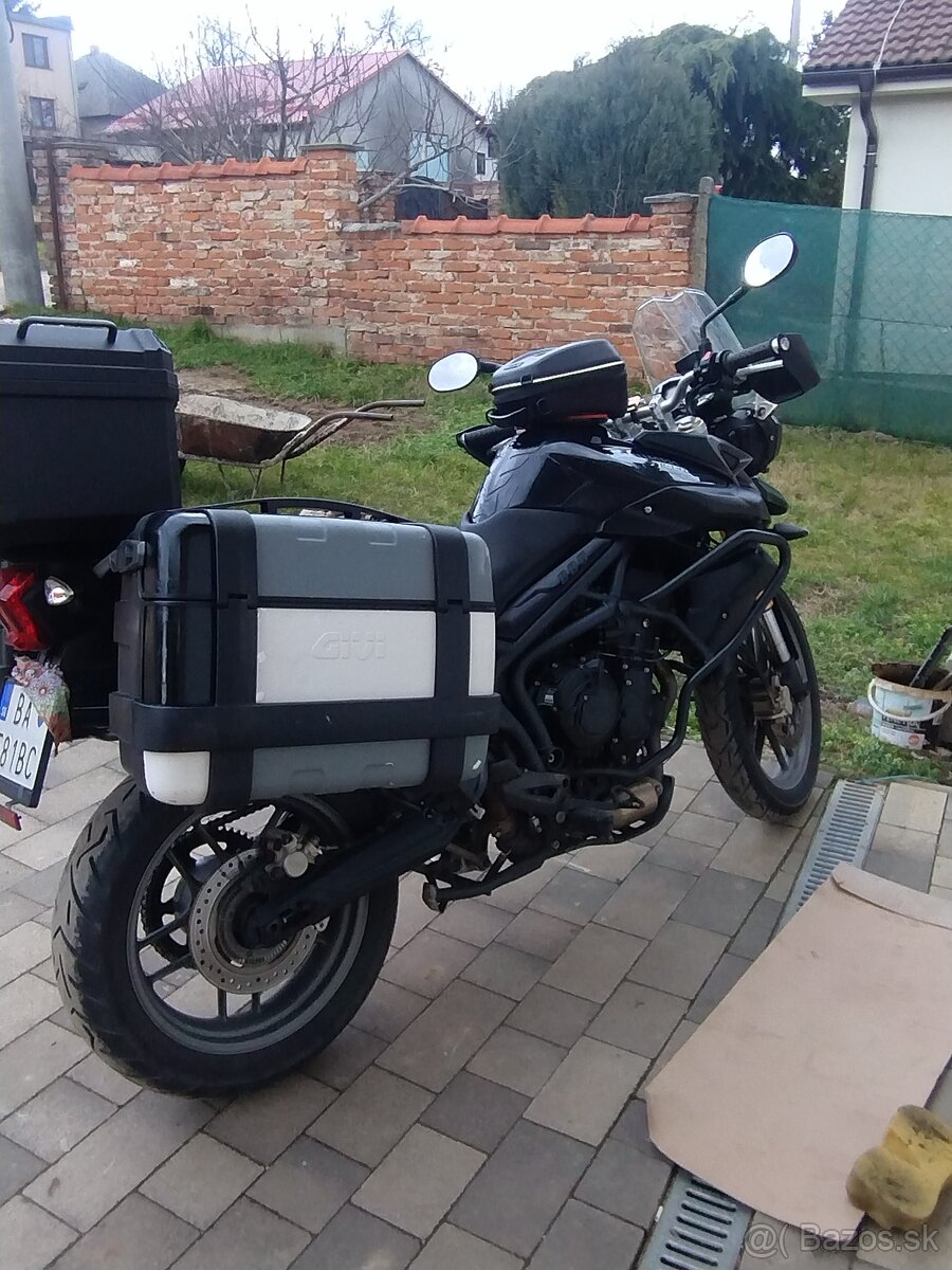Triumph tiger 800 - 6