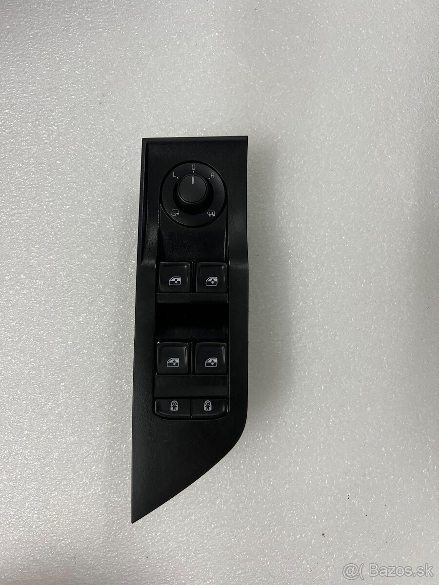 Škoda Superb 3 podsvietené kľučky svietiace logo pod dvere - 6