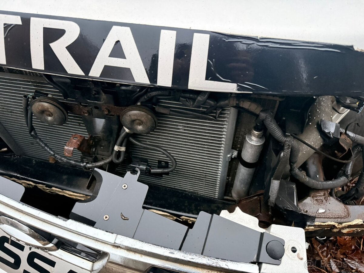 Predám havarovaný Nissan Xtrail - 6