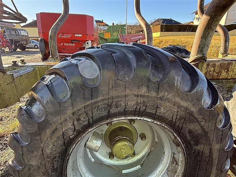 Lesný príves Holzknecht s hydraulickou rukou 6,3 m, r. 2004 - 6