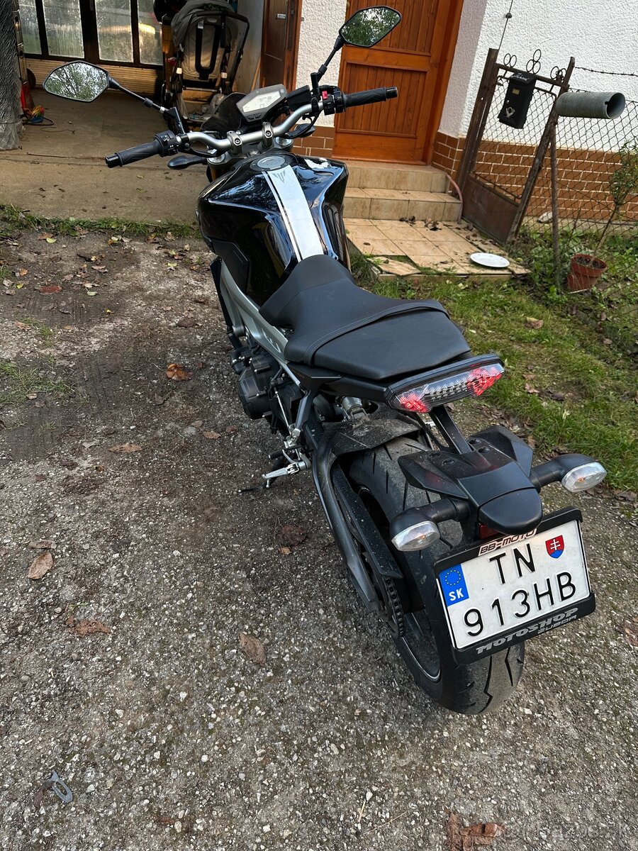 Yamaha mt 09 - 6