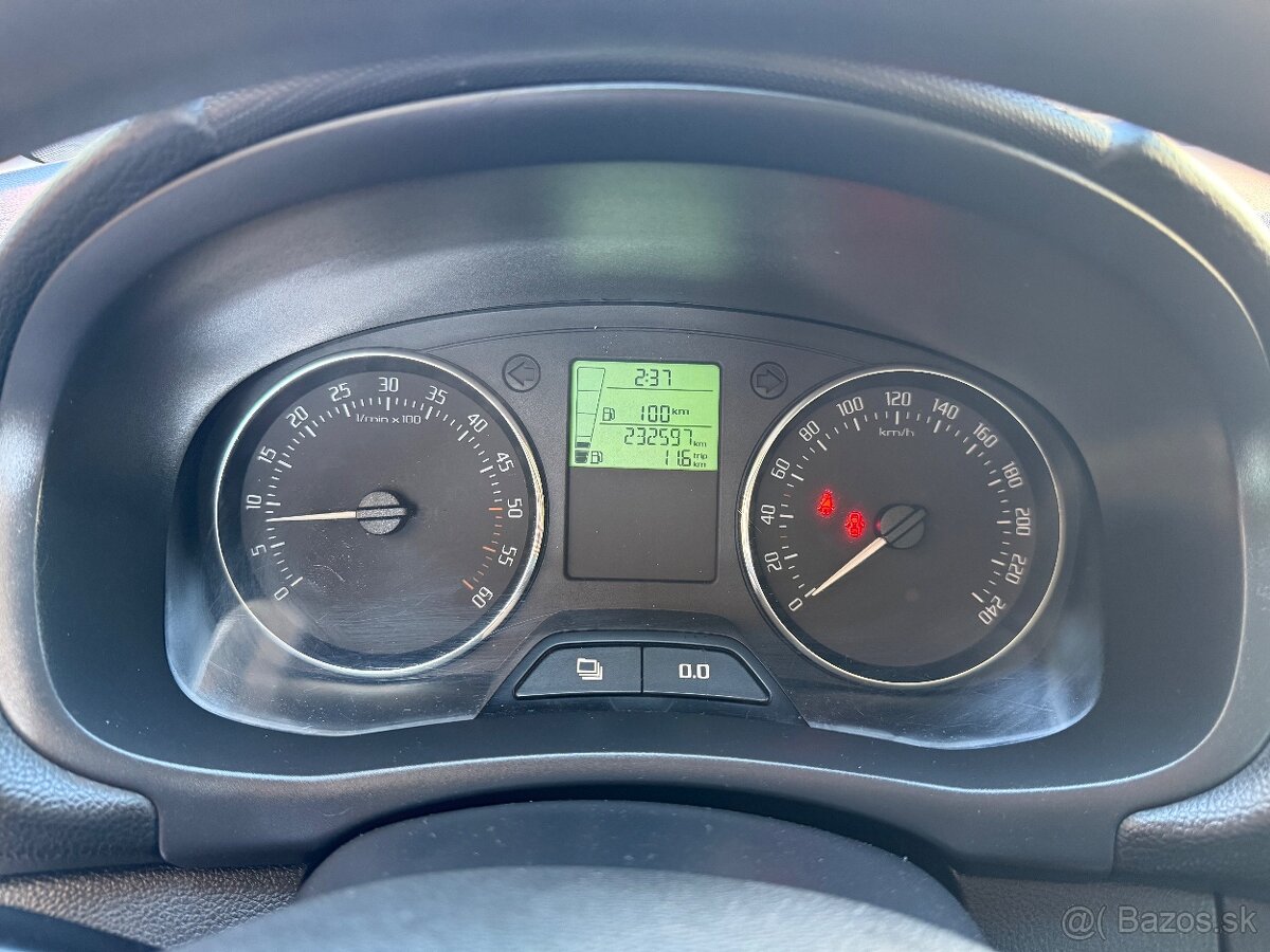 ŠKODA ROOMSTER 1.6 TDI - 6