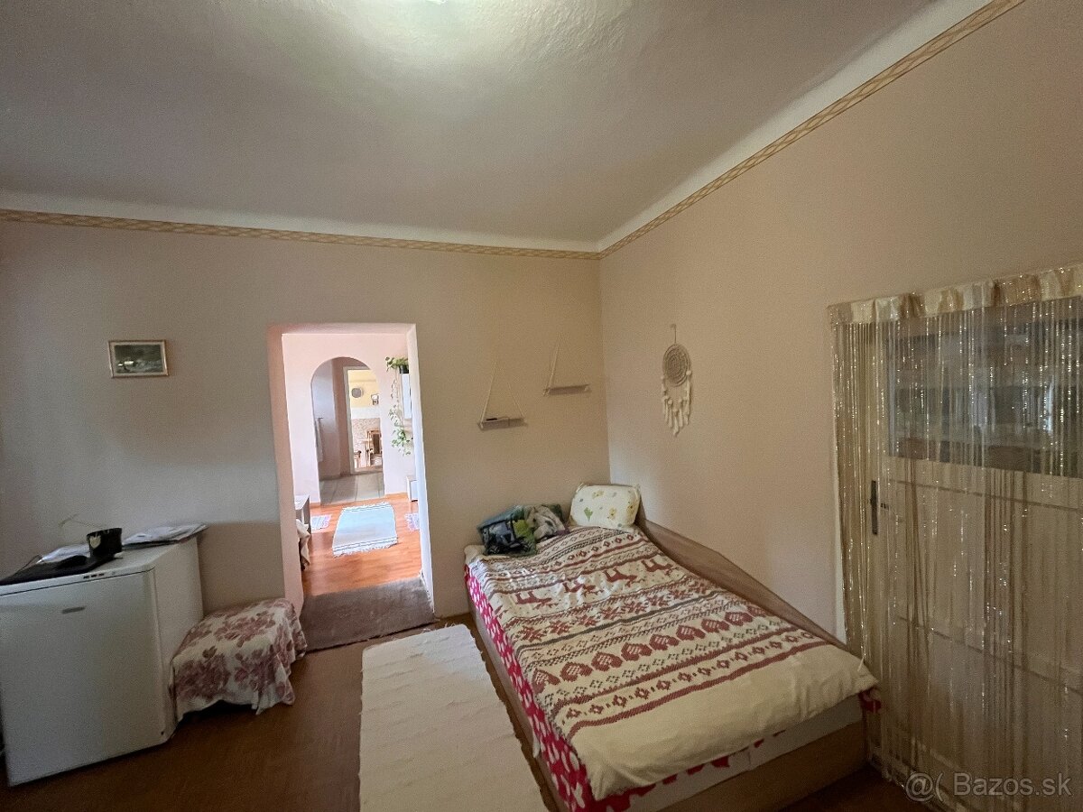 MAĎARSKO - MESZES - 4 IZBOVÝ ZREK. RD - 6