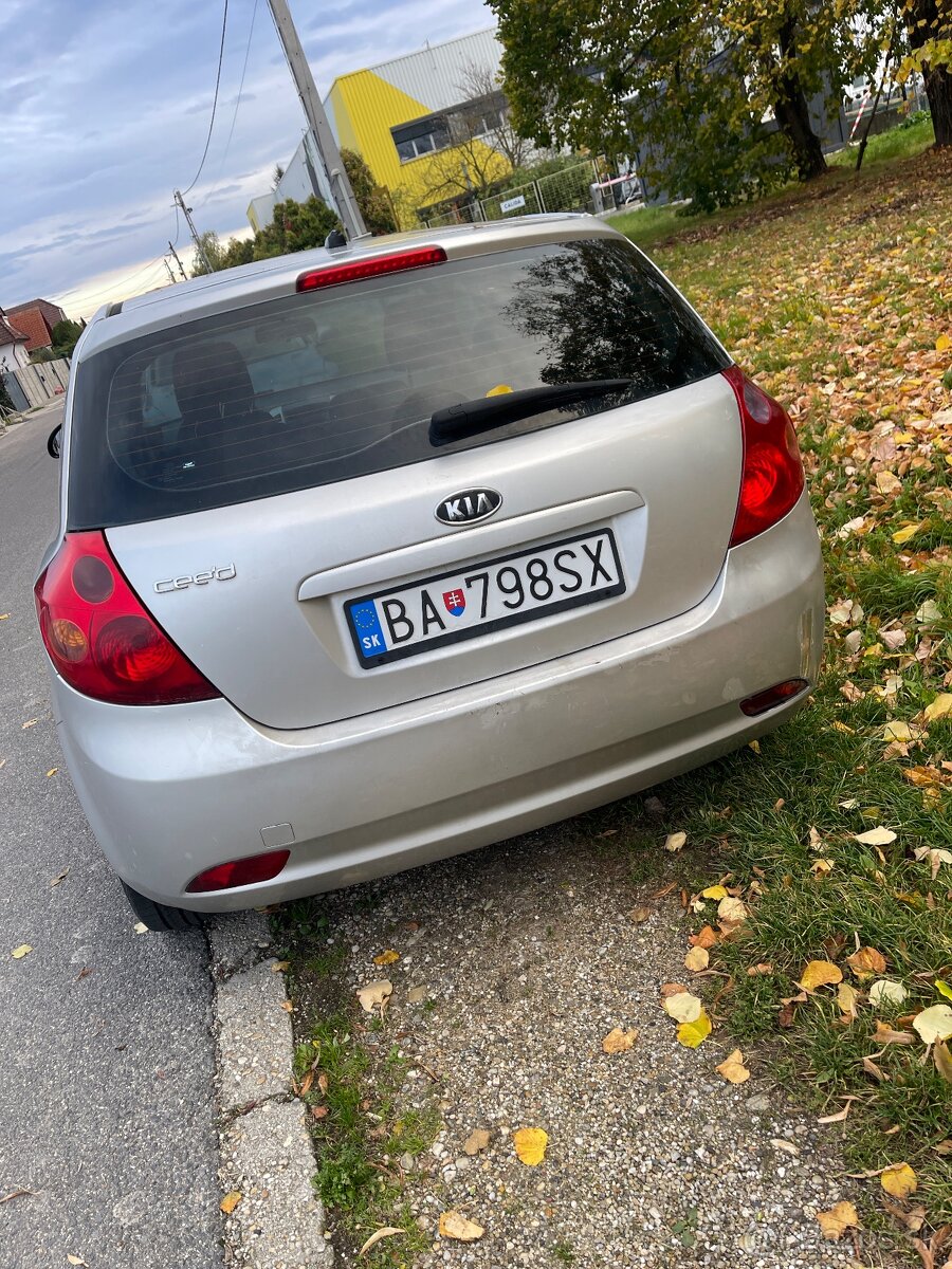 Kia cee’d 1.4 petrol 2008 - 6
