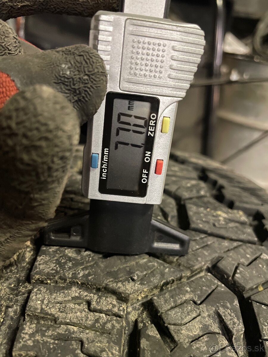 Toyo open country at2 255/70 r18 90% - 6