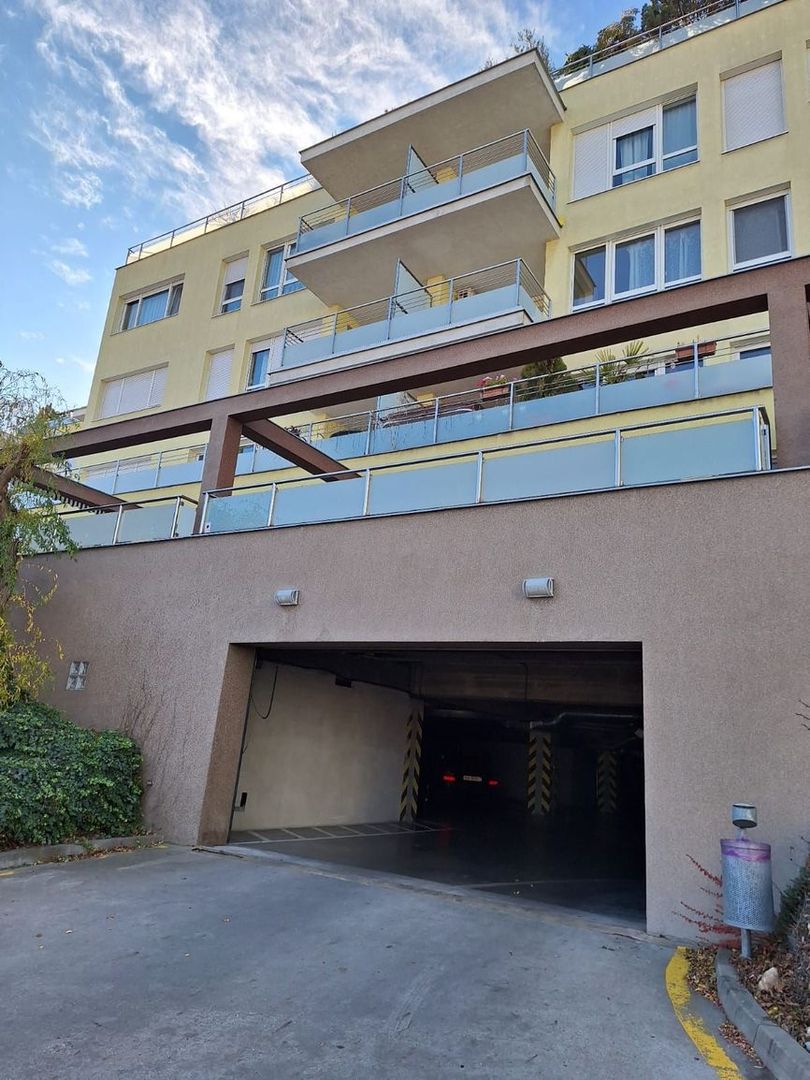 Na predaj - dvoj-garáž 6x7m , ul. Tupého, Bratislava III T - 6