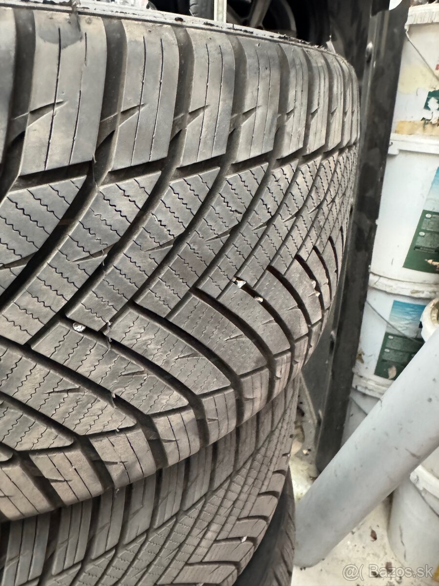 Gumy 235/35r19 - 6