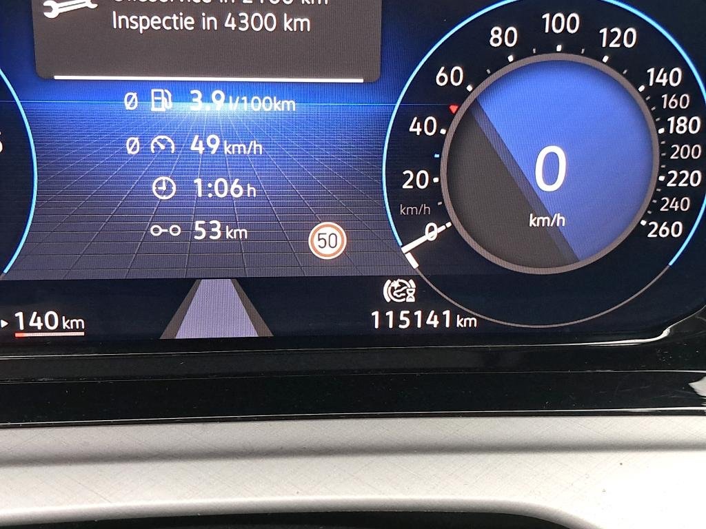 Volkswagen Golf Variant VIII 2.0TDI - 6