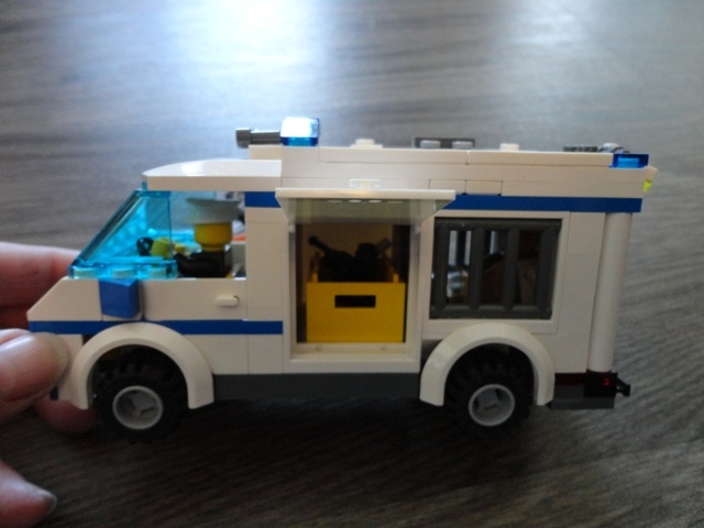 LEGO Policajné auto – „Preprava väzňa" - 6